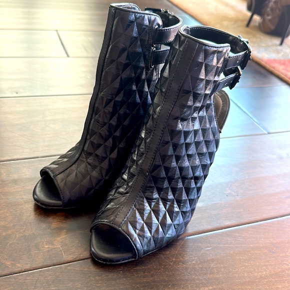 Bcbgeneration black open toe pumps/booties size 5 1/2. - Picture 6 of 6